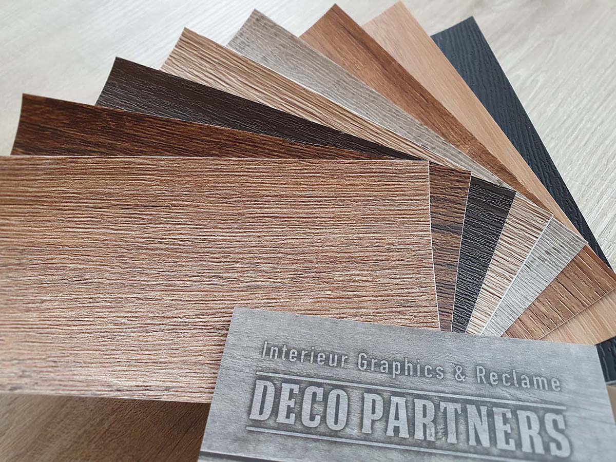 Grote collectie houtlook interieurfolie Grote collectie interieurfolie met realistische houtstructuren en verschillende houtkleuren
