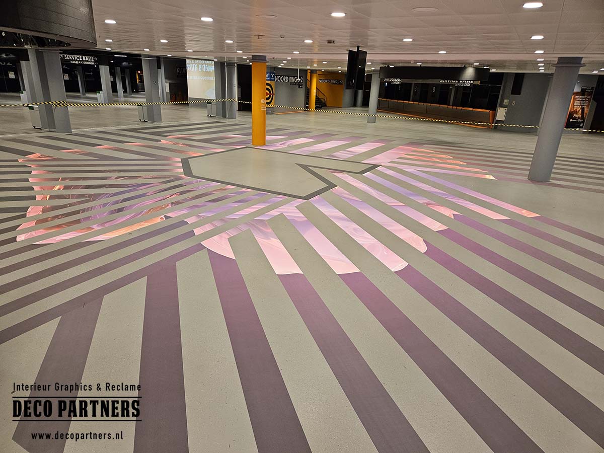XL vloersticker voor evenement of beurs XL vloersticker op maat met groot grafisch ontwerp voor evenement of beurs